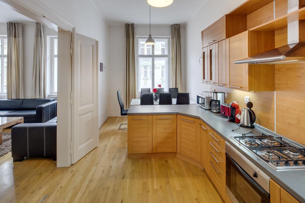 Hotel apartamentowy Old Town Square 4*